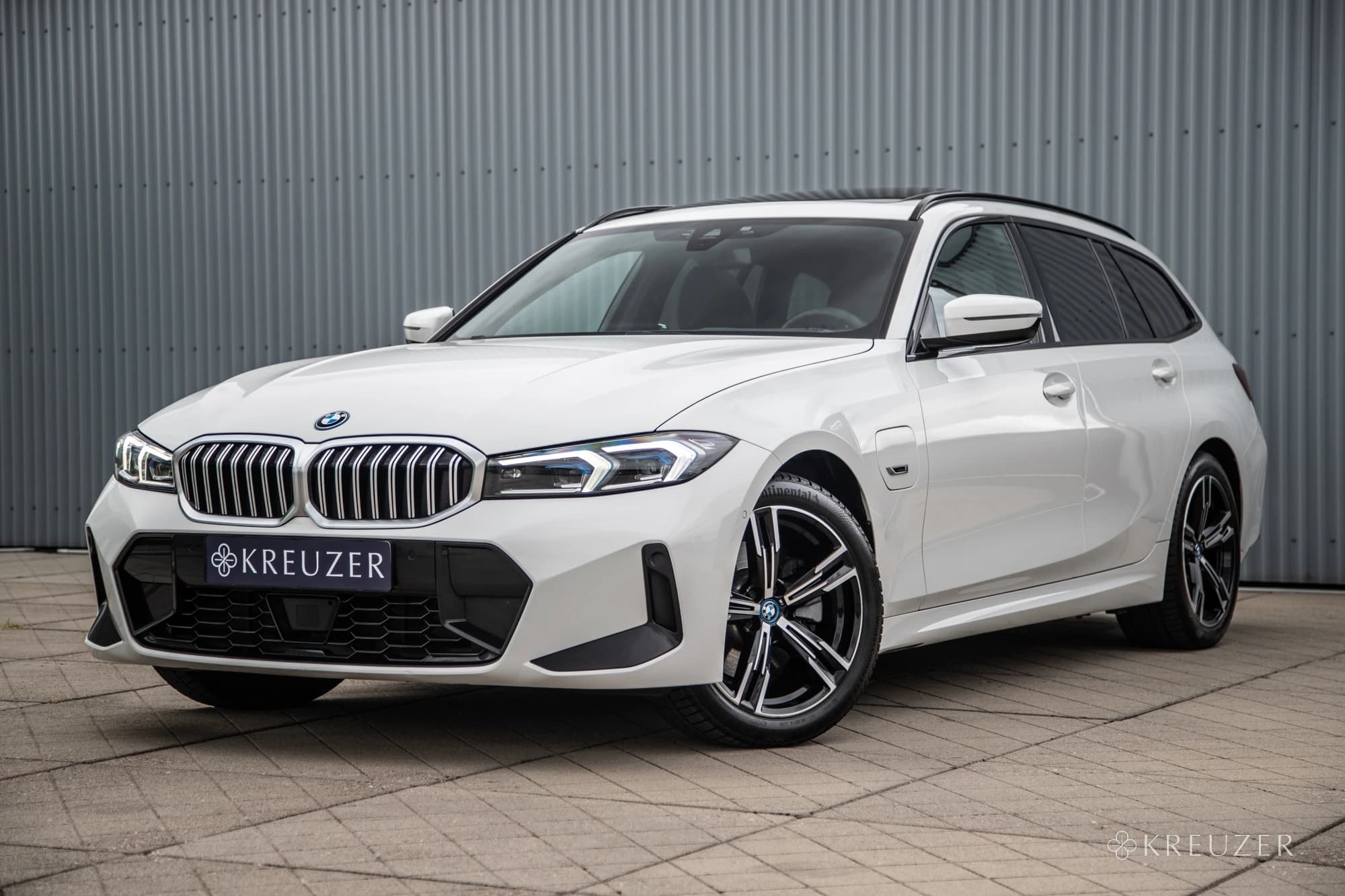 BMW 320e Touring M Sport Alpinweiss G21