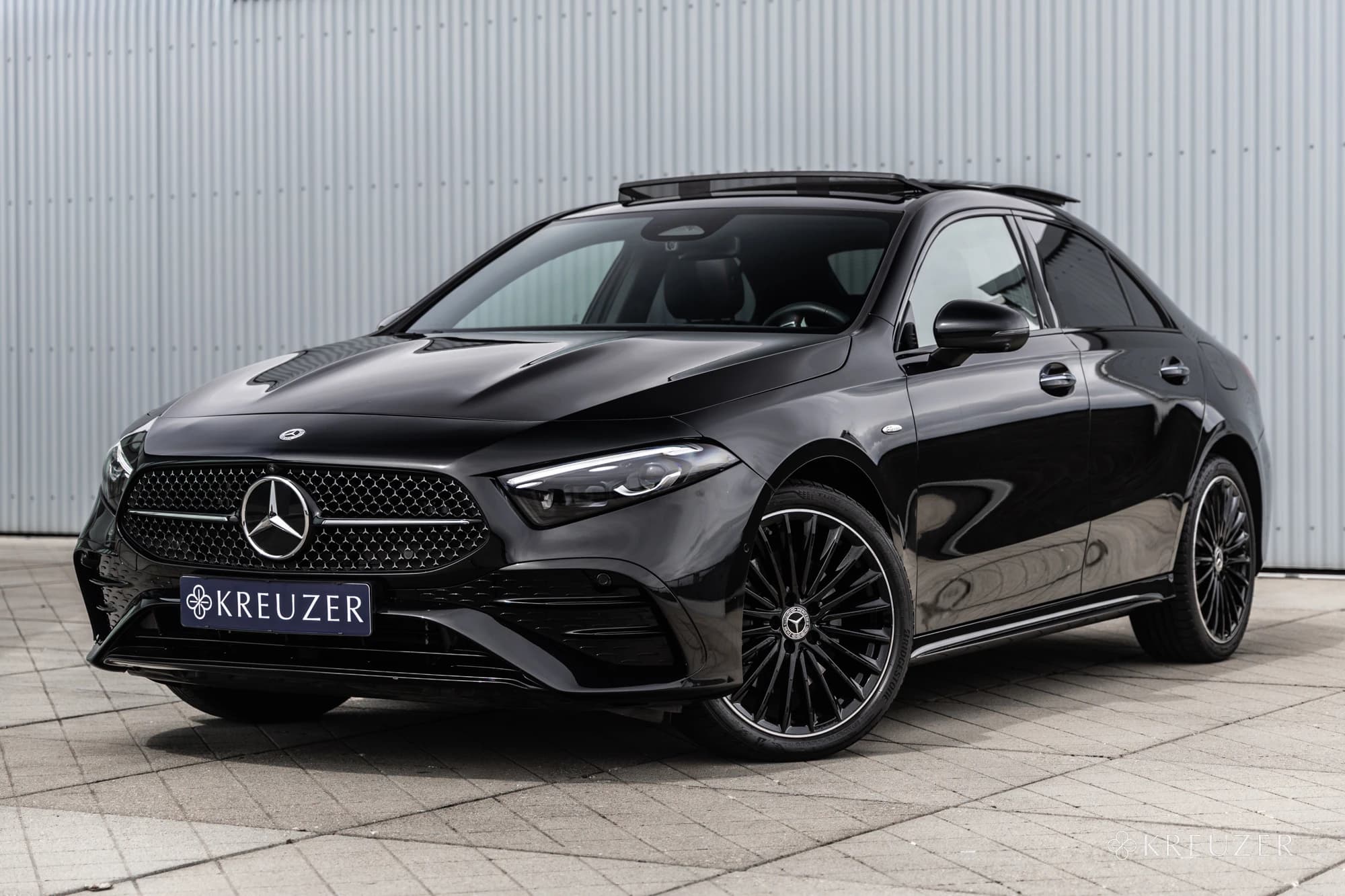 Mercedes Benz AMG A250e Pano V177 W177 Cosmosblack