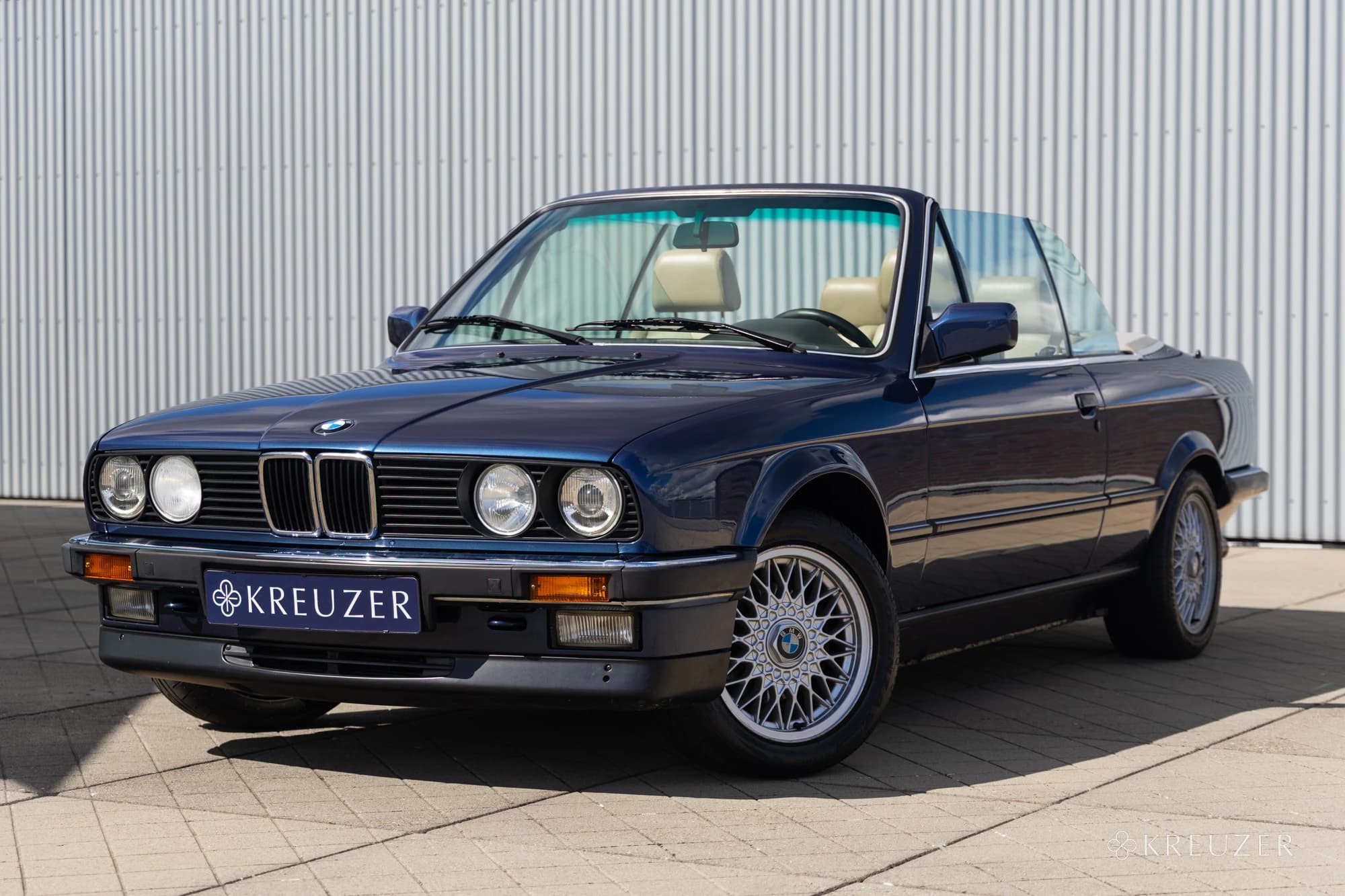 BMW 325i E30 Cabrio Convertible M Tech Technic II Royalblau Metallic 5-speed manual handgeschakeld
