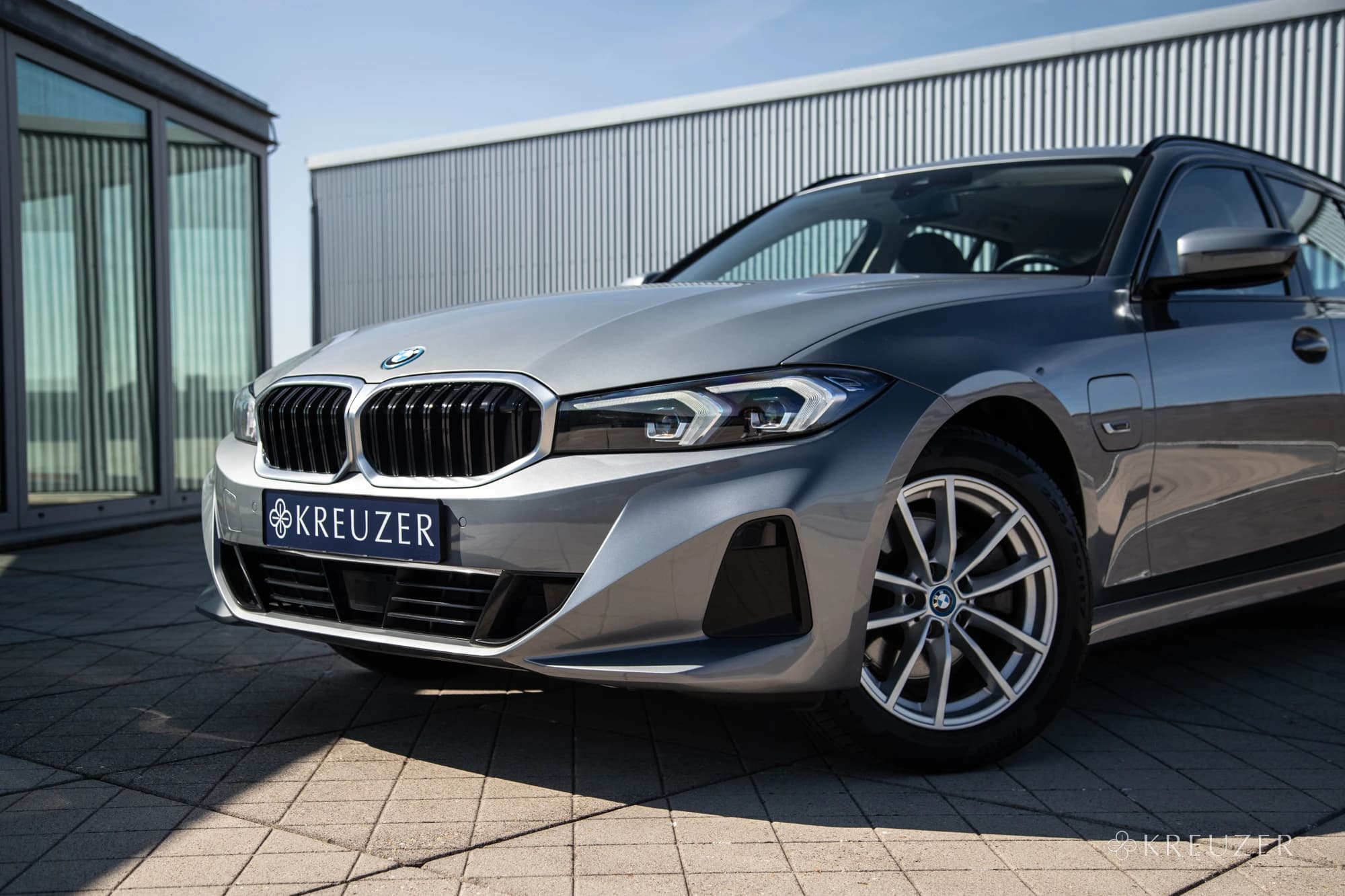 BMW 330e xDrive Touring G21 Skyscraper Grau Metallic