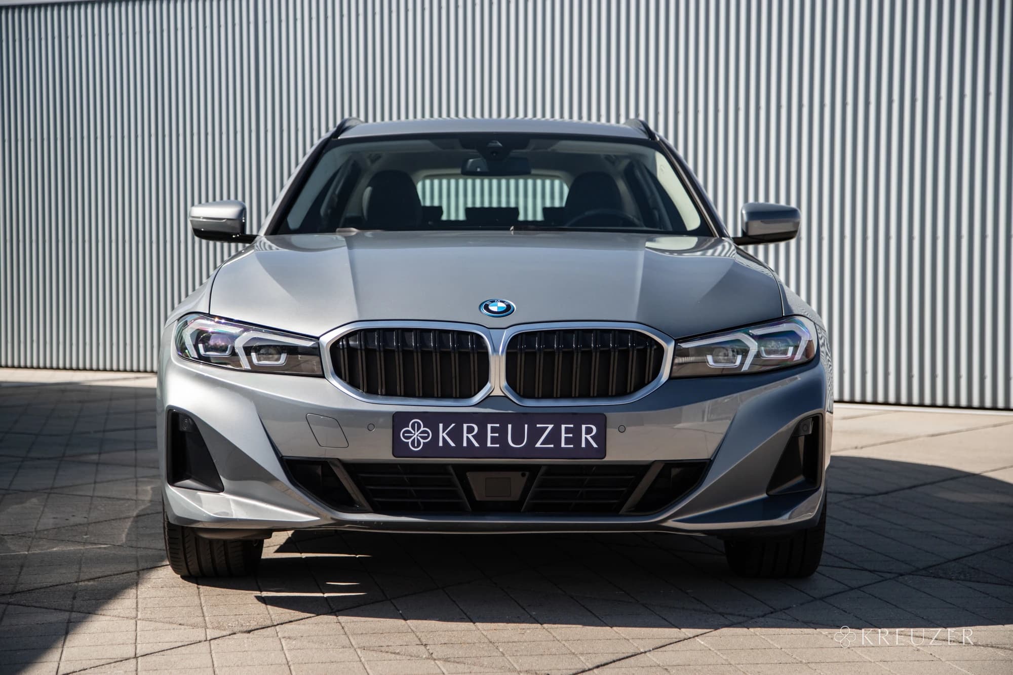 BMW 330e xDrive Touring G21 Skyscraper Grau Metallic