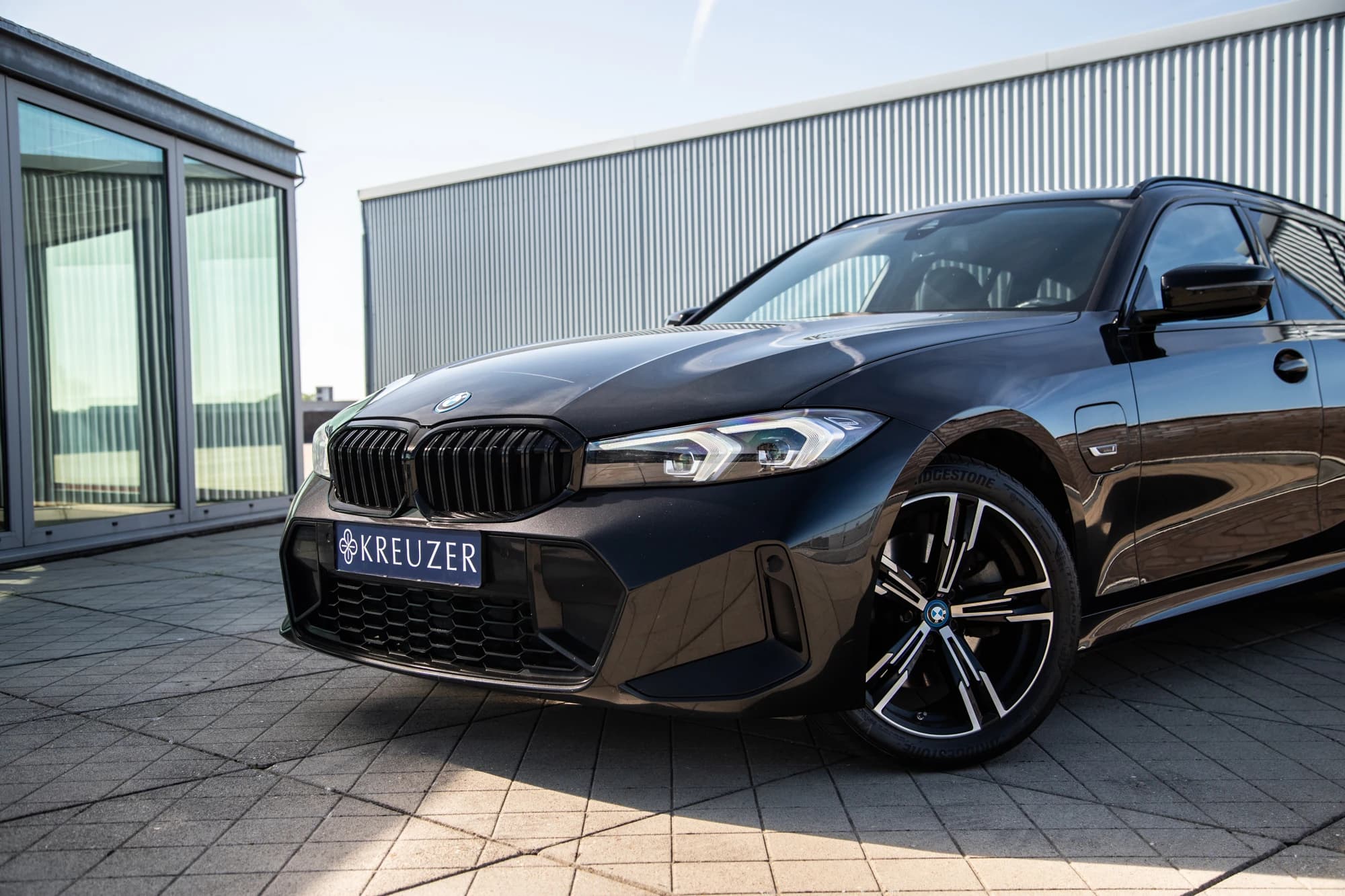 BMW 320e Touring Saphirschwarz M Sport G21