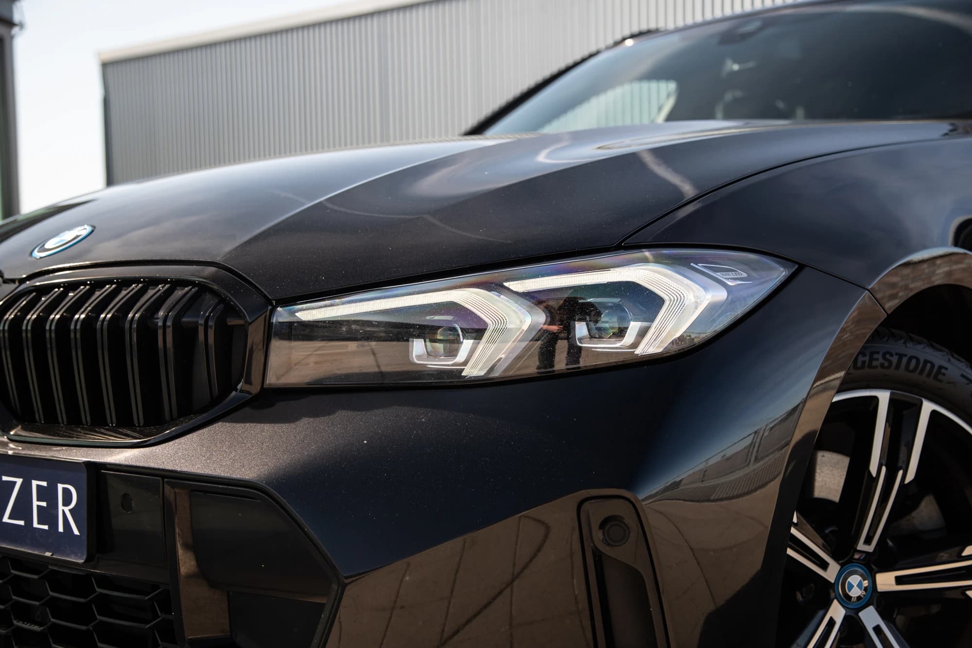 BMW 320e Touring Saphirschwarz M Sport G21