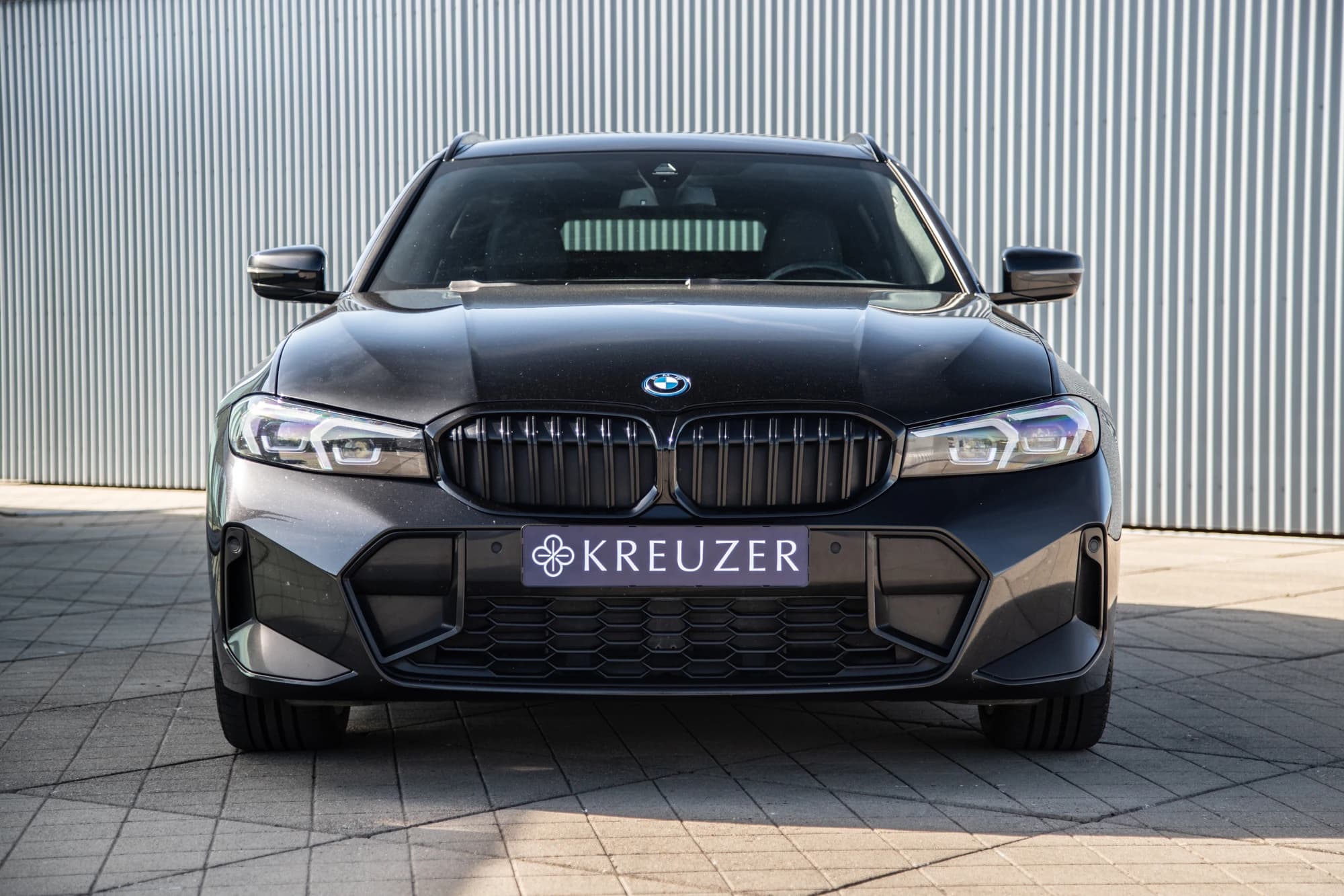 BMW 320e Touring Saphirschwarz M Sport G21
