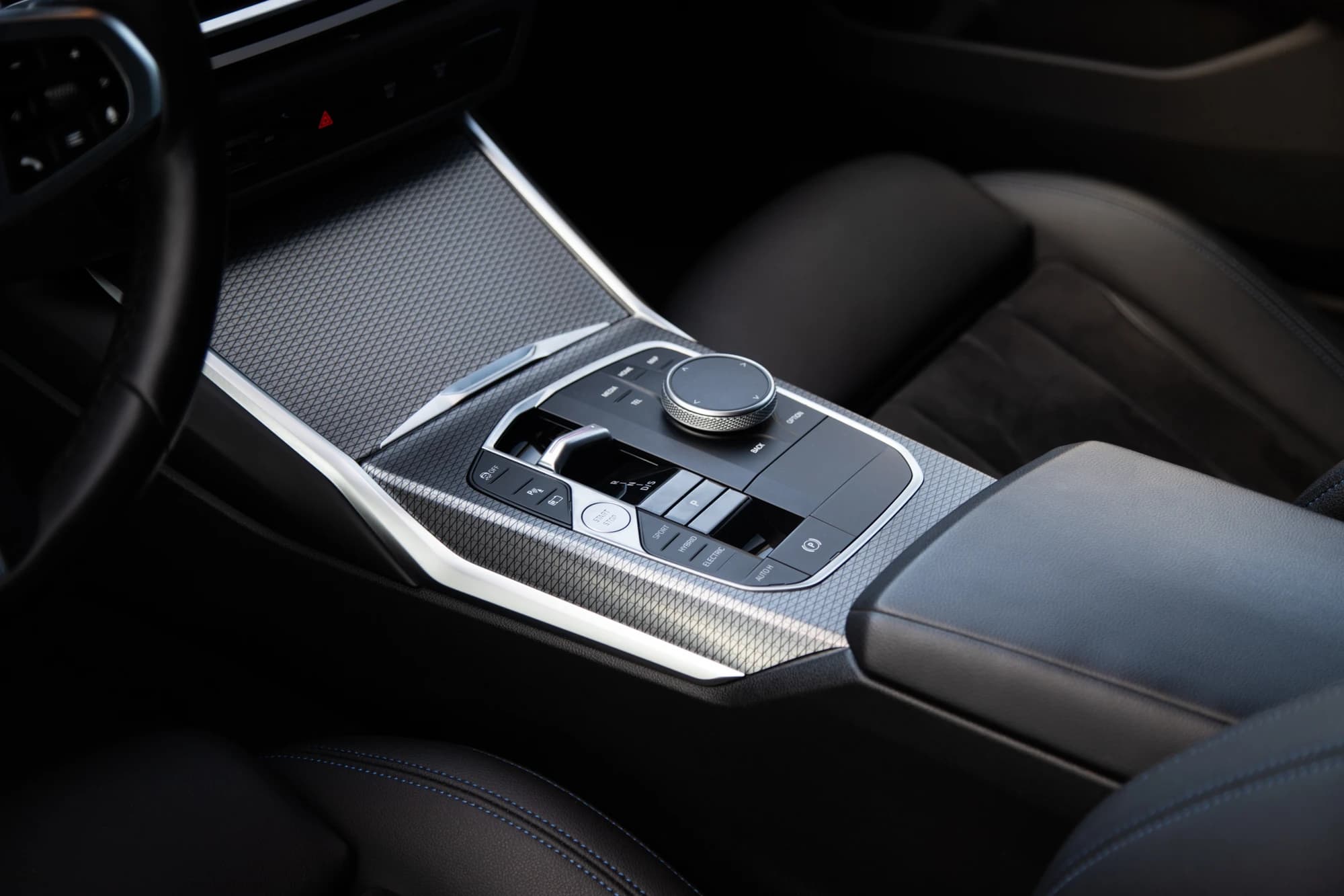 BMW 320e Touring Saphirschwarz M Sport G21