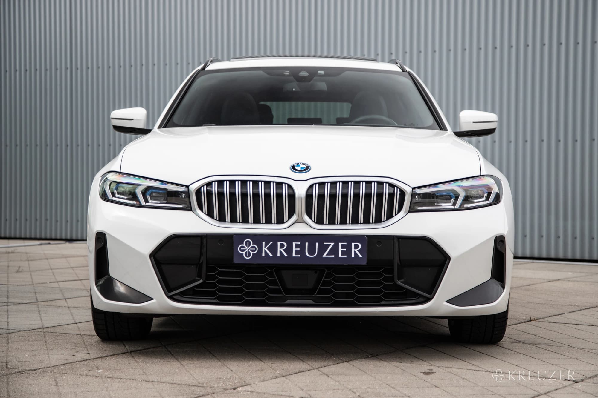 BMW 320e Touring M Sport Alpinweiss G21