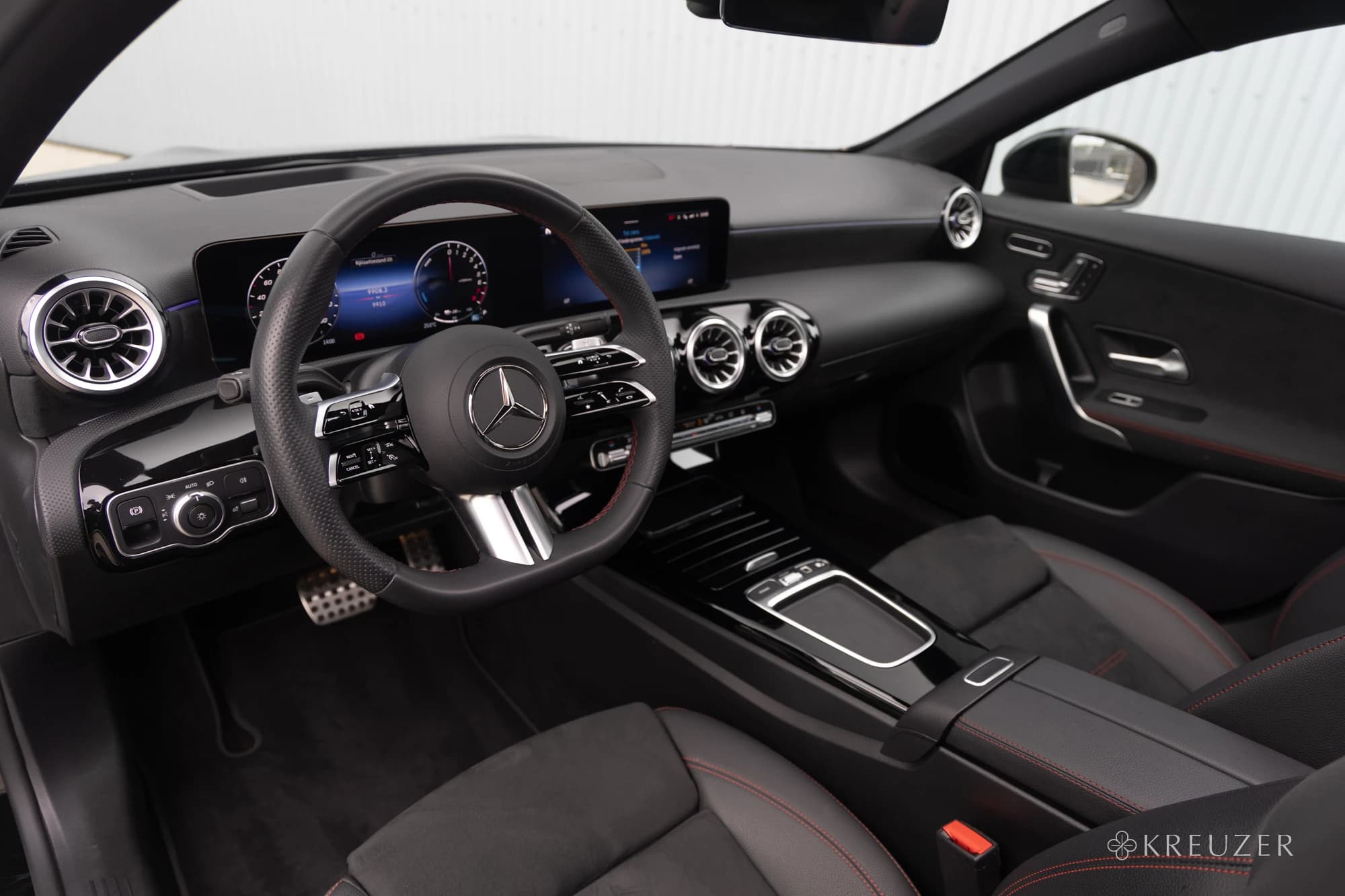 Mercedes Benz AMG A250e Pano V177 W177 Cosmosblack