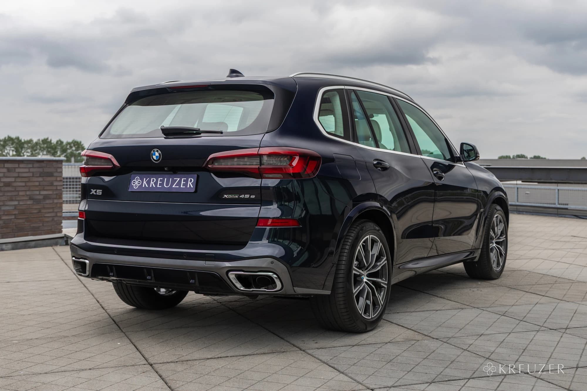 BMW X5 xDrive45e B58 Hybrid G05 Carbonschwarz Skylounge Harman/Kardon Merino Elfenweiss M Sport