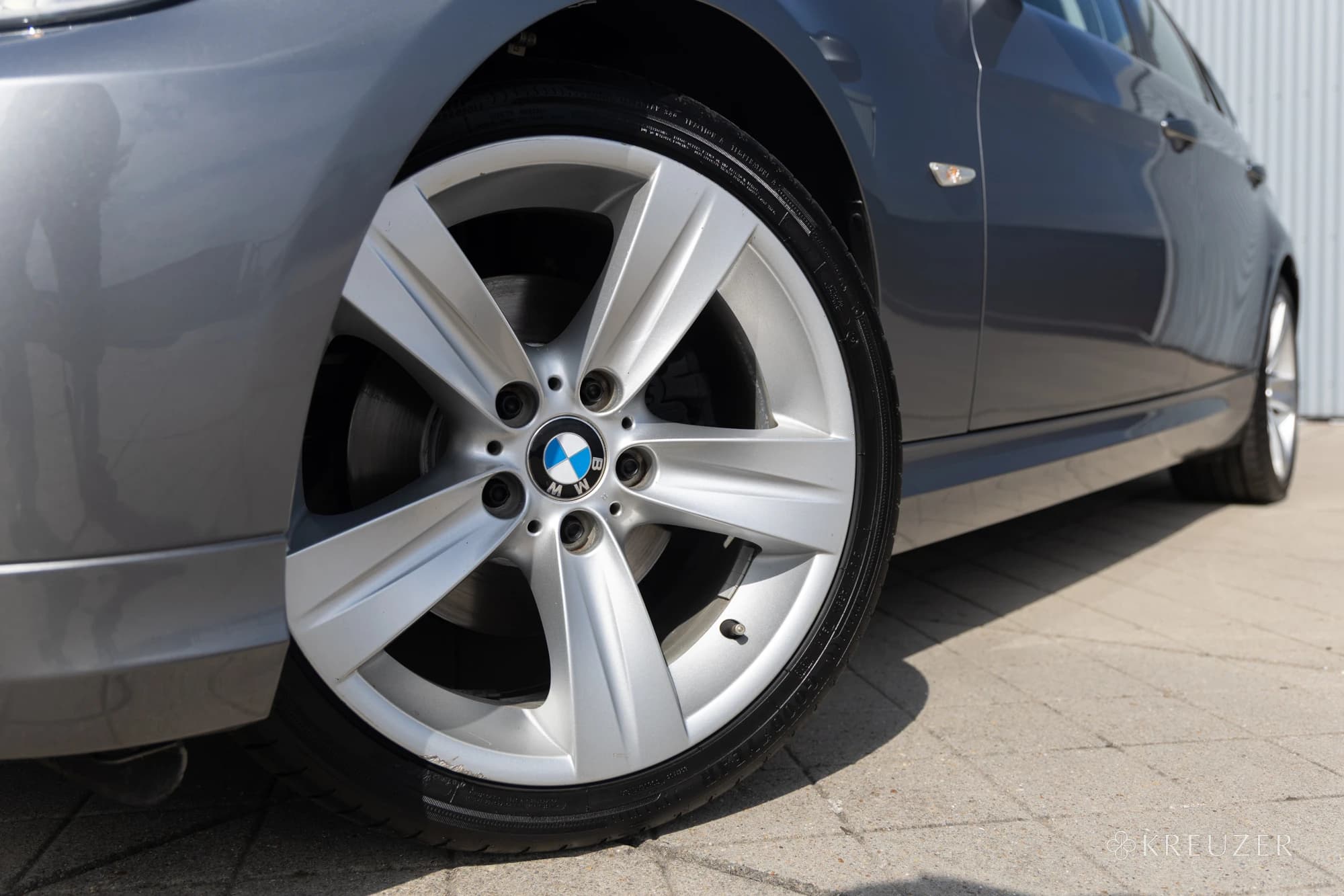 BMW E91 325i E9x Touring Spacegrau N53 Styling 189