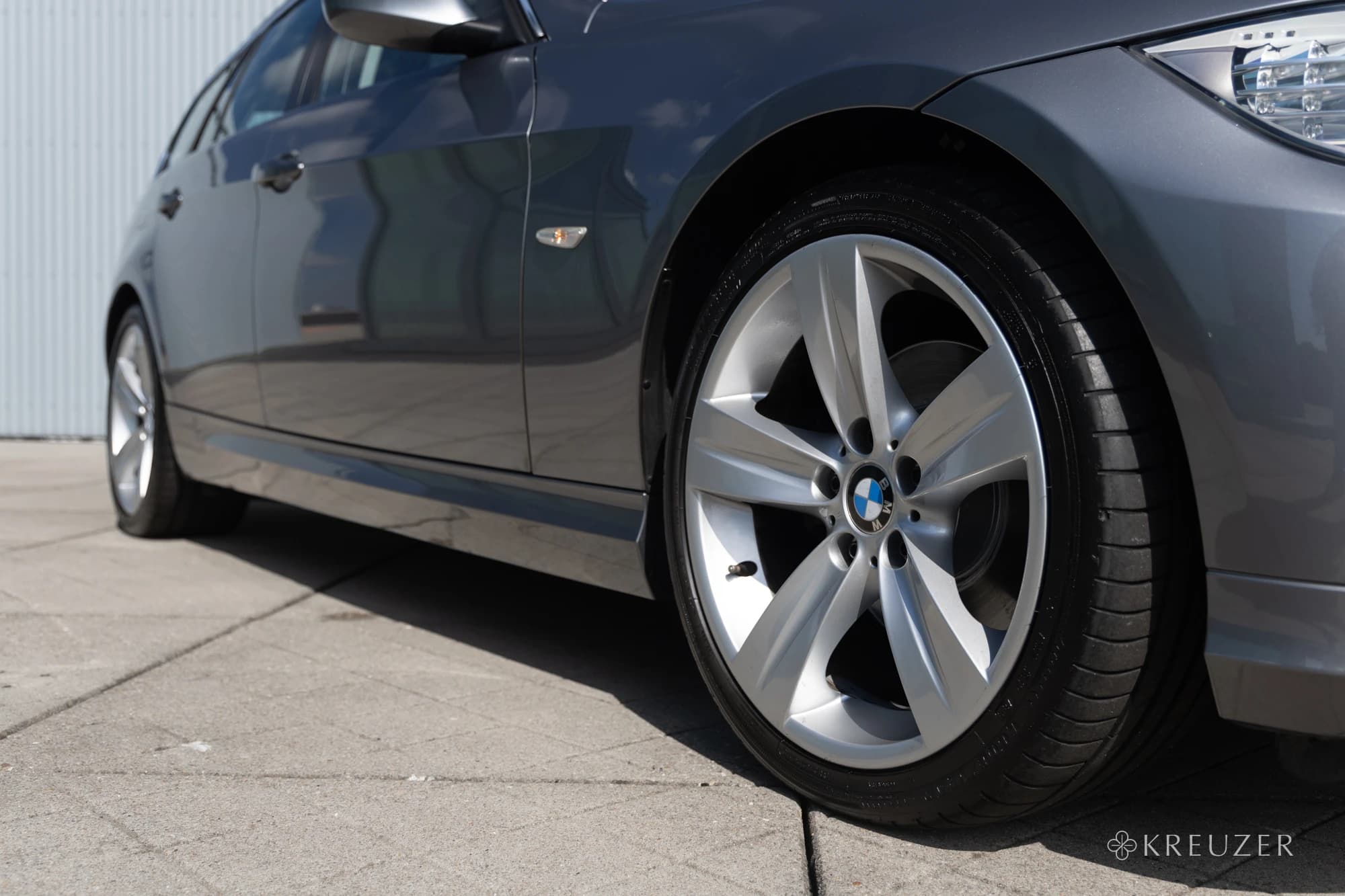 BMW E91 325i E9x Touring Spacegrau N53 Styling 189