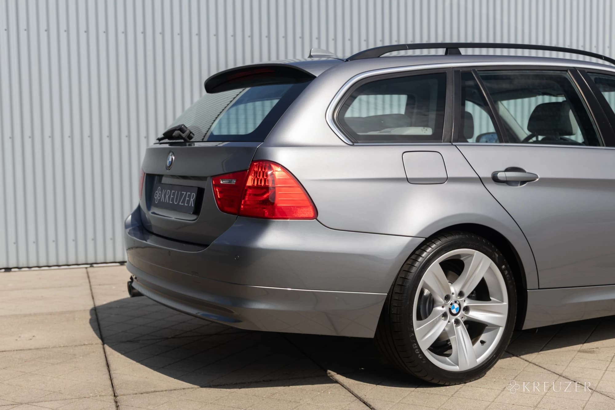 BMW E91 325i E9x Touring Spacegrau N53 Styling 189