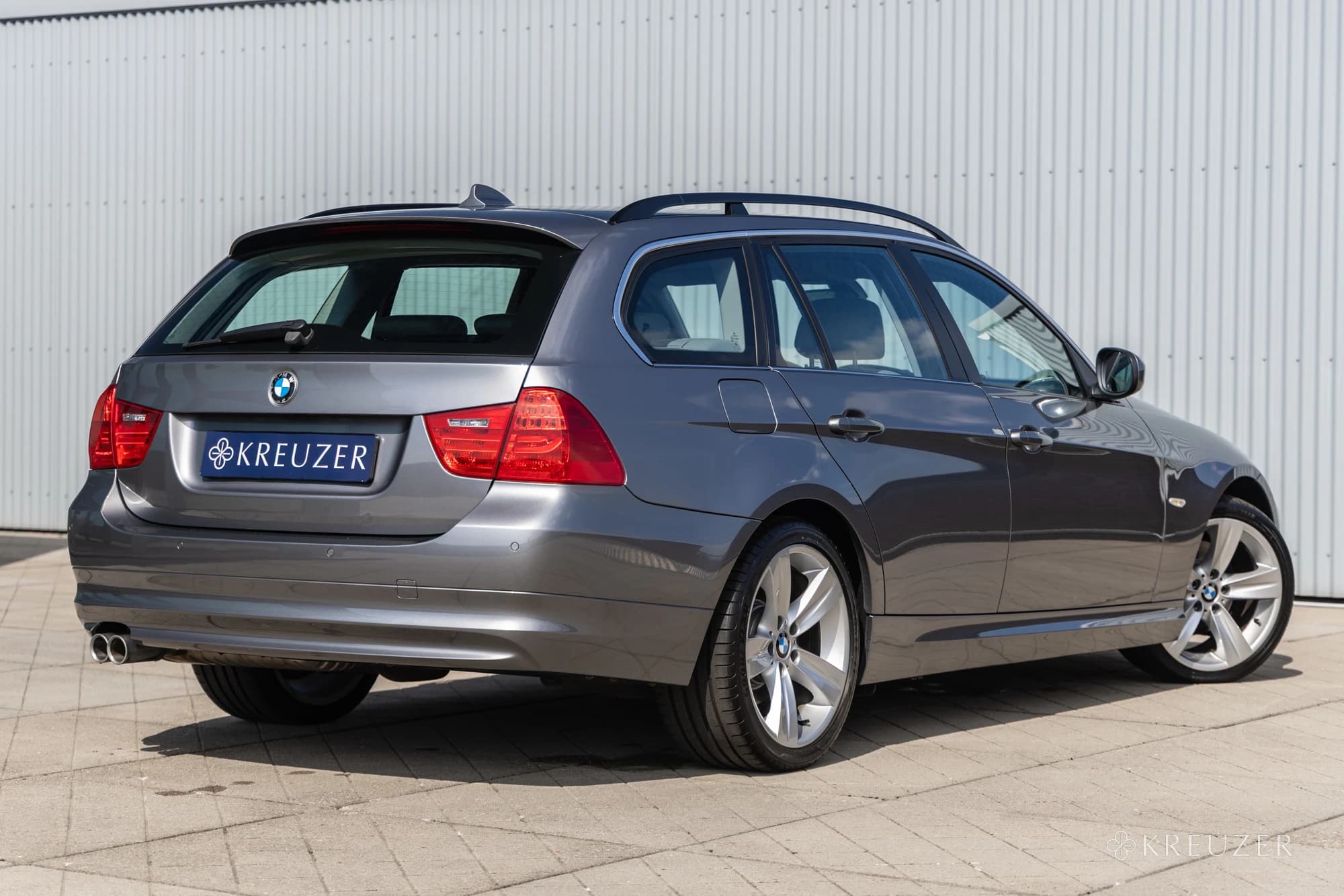 BMW E91 325i E9x Touring Spacegrau N53 Styling 189
