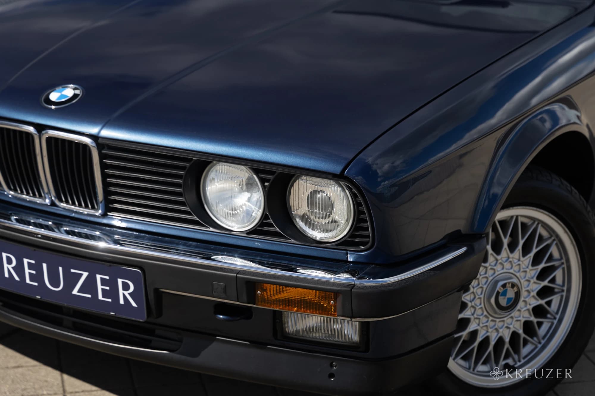BMW 325i E30 Cabrio Convertible M Tech Technic II Royalblau Metallic 5-speed manual handgeschakeld