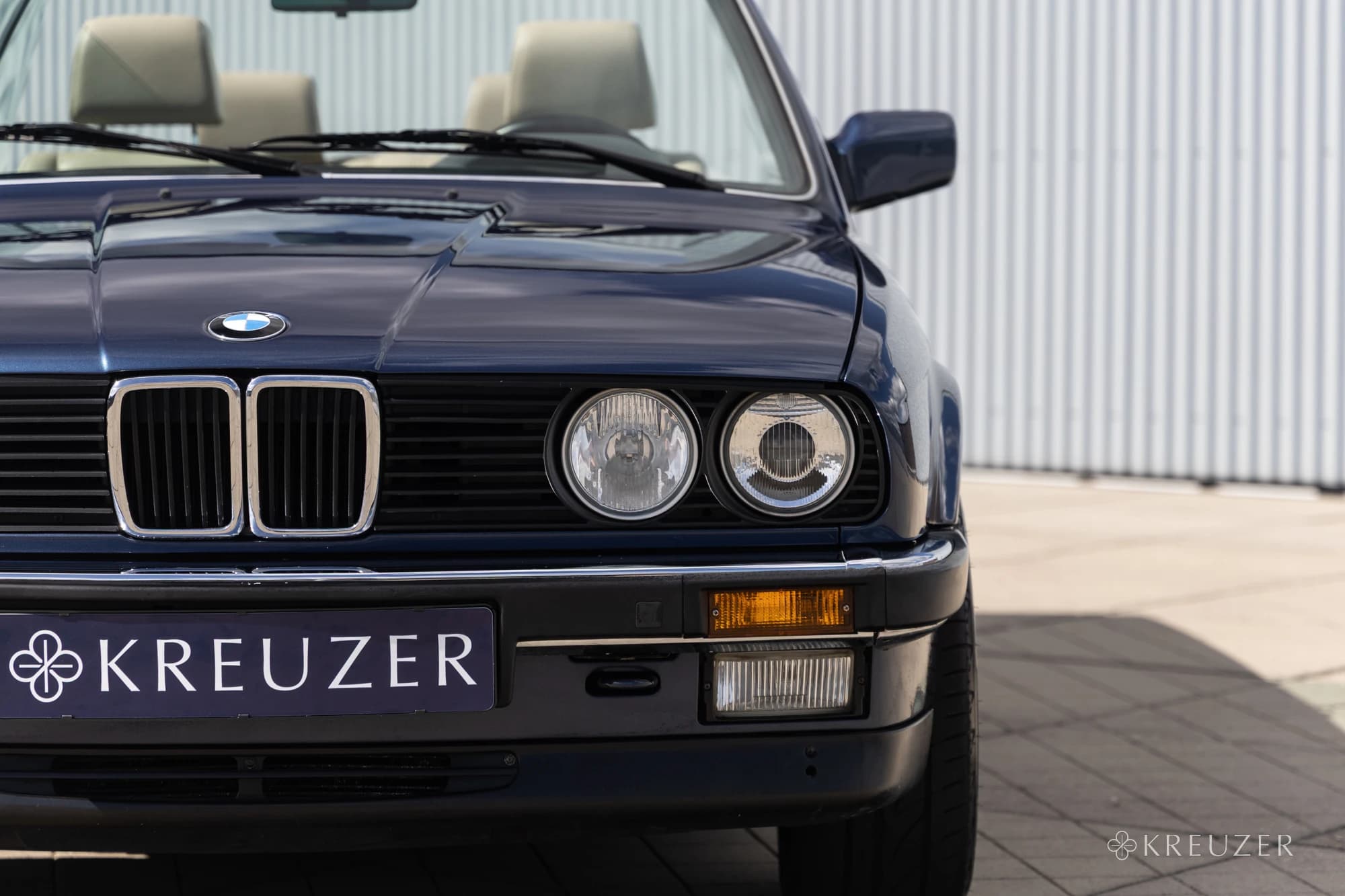 BMW 325i E30 Cabrio Convertible M Tech Technic II Royalblau Metallic 5-speed manual handgeschakeld